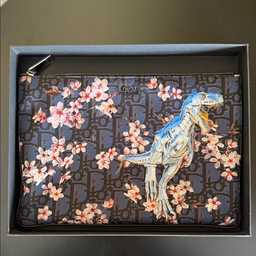 Christian Dior Homme x Hajime Sorayama dinosaur robot clutch/pouch with Box - Picture 11 of 11